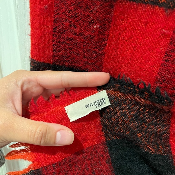 Wilfred Free Plaid Blanket Scarf - Picture 2 of 2